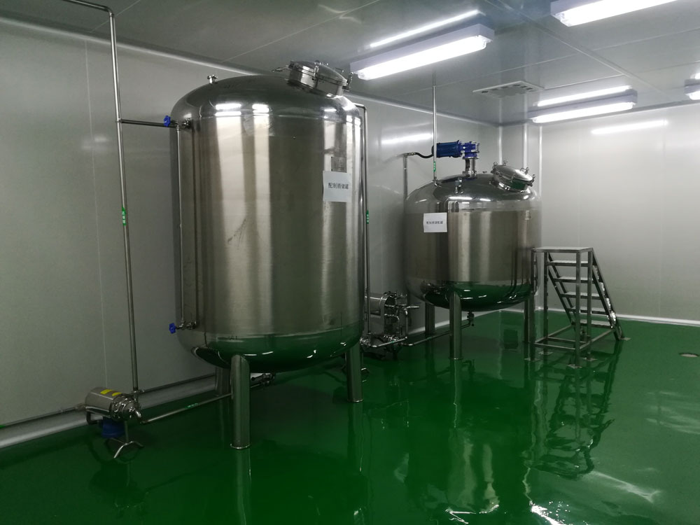 江西人初健康用品有限公司制酒調(diào)配罐和儲(chǔ)罐