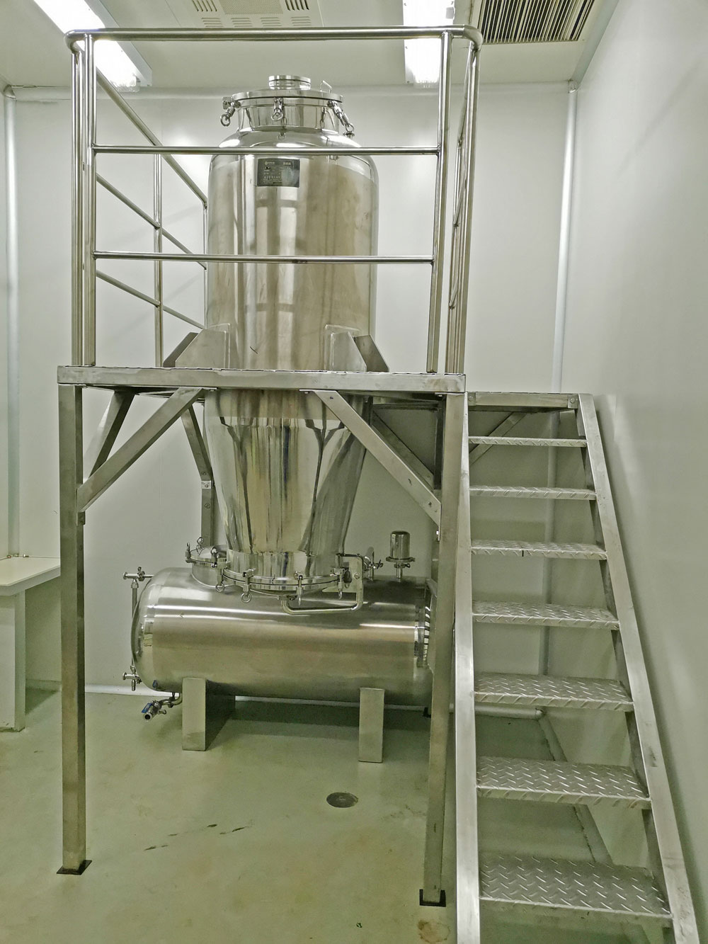 江西人初健康用品有限公司滲漉提取設(shè)備