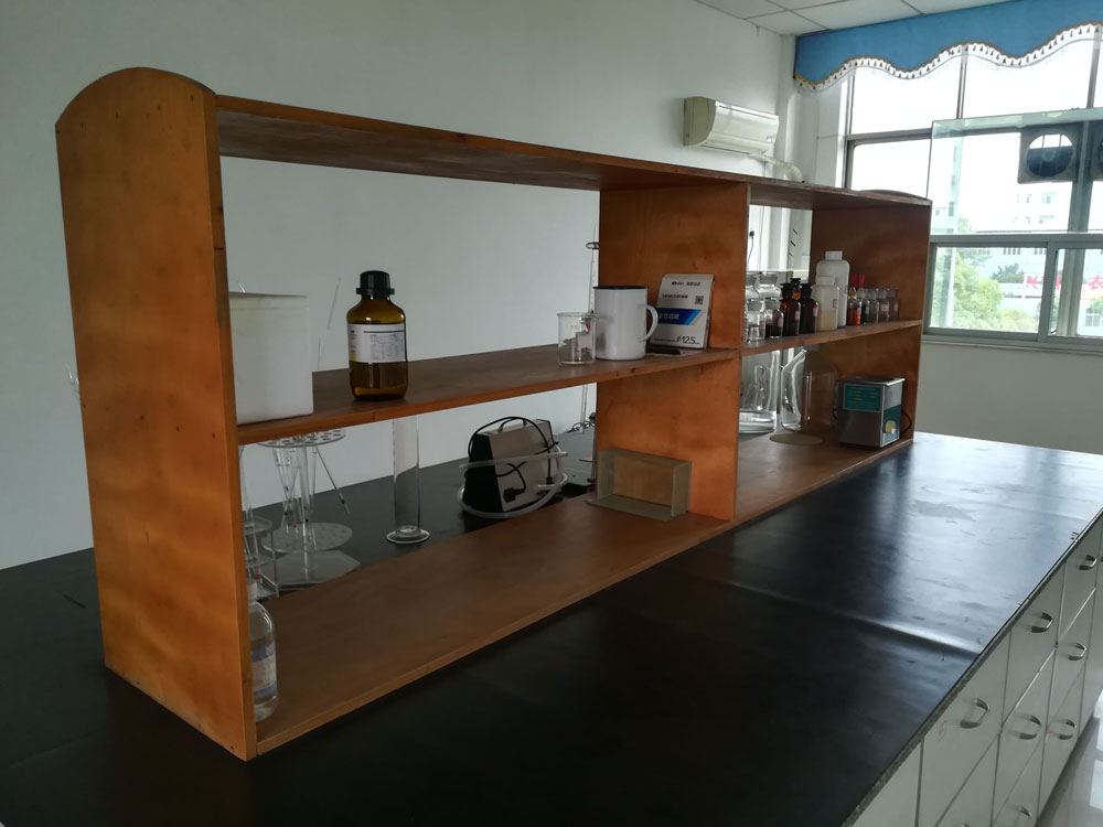 江西人初健康用品有限公司實驗室理化室一角